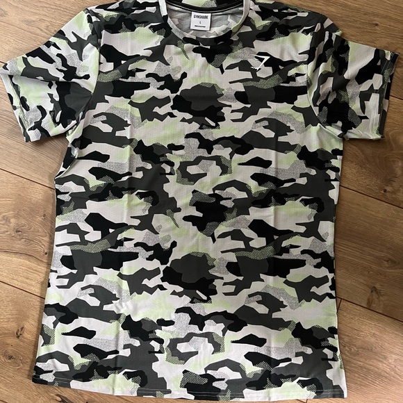 Gymshark Arrival T-Shirt: Camouflage - Picture 3 of 3